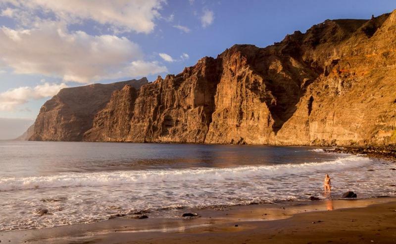 Santiago del Teide First Line Beach Front 2 Bedroom Apartment Los Gigantes מראה חיצוני תמונה